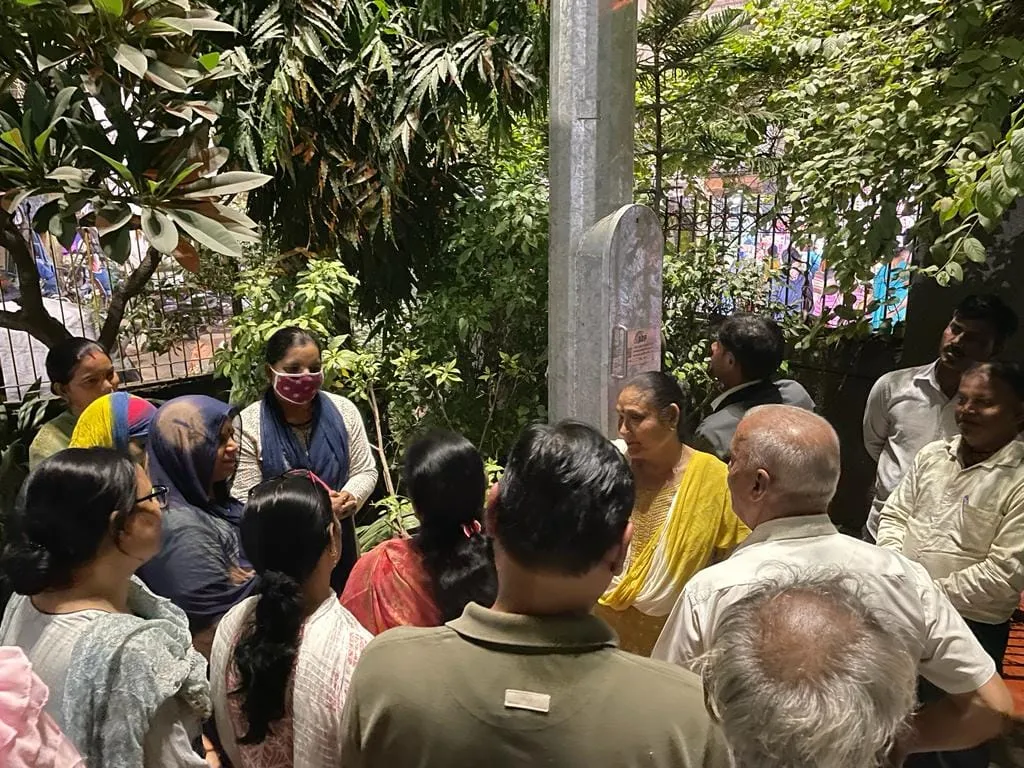सिद्धार्थ बस्ती के चार स्थानों पर हाई मास्ट पोल लाइट का उद्घाटन — तस्वीर 2 में से 6