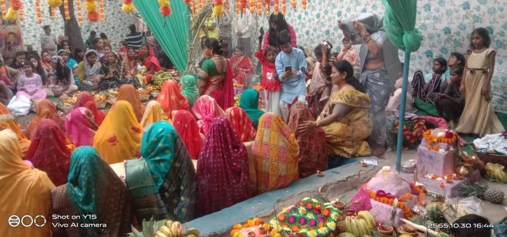 वार्ड 143 के घाटों पर छठ पर्व मनाया गया — तस्वीर 6 में से 14
