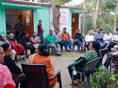सिद्धार्थ एक्सटेंशन पॉकेट C में निवासियों के साथ चुनावी बैठक