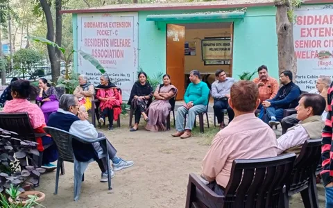 सिद्धार्थ एक्सटेंशन पॉकेट C में निवासियों के साथ चुनावी बैठक