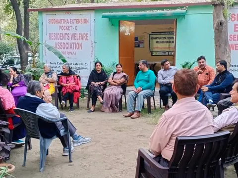 सिद्धार्थ एक्सटेंशन पॉकेट C में निवासियों के साथ चुनावी बैठक — 2