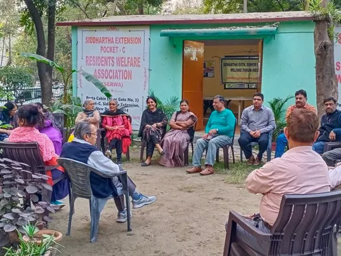 सिद्धार्थ एक्सटेंशन पॉकेट C में निवासियों के साथ चुनावी बैठक — 3