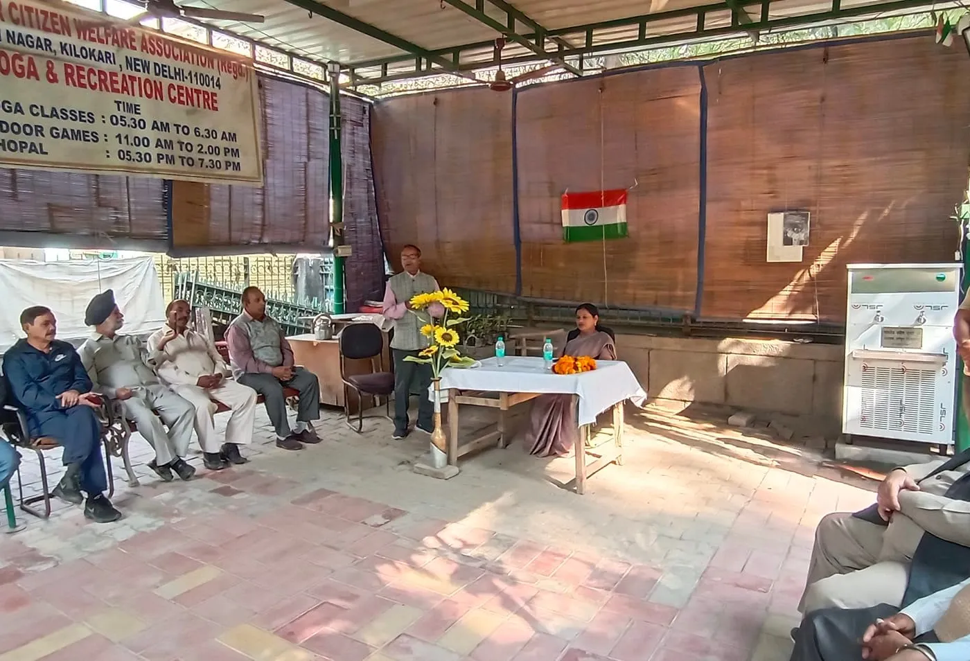 जीवन नगर सीनियर सिटिजन पार्क के सदस्यों के साथ चुनावी बैठक — तस्वीर 1 में से 3