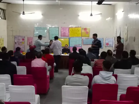 वार्ड 143 की एक धर्मशाला में चुनावी बैठक — 3
