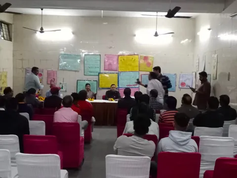 वार्ड 143 की एक धर्मशाला में चुनावी बैठक — 4