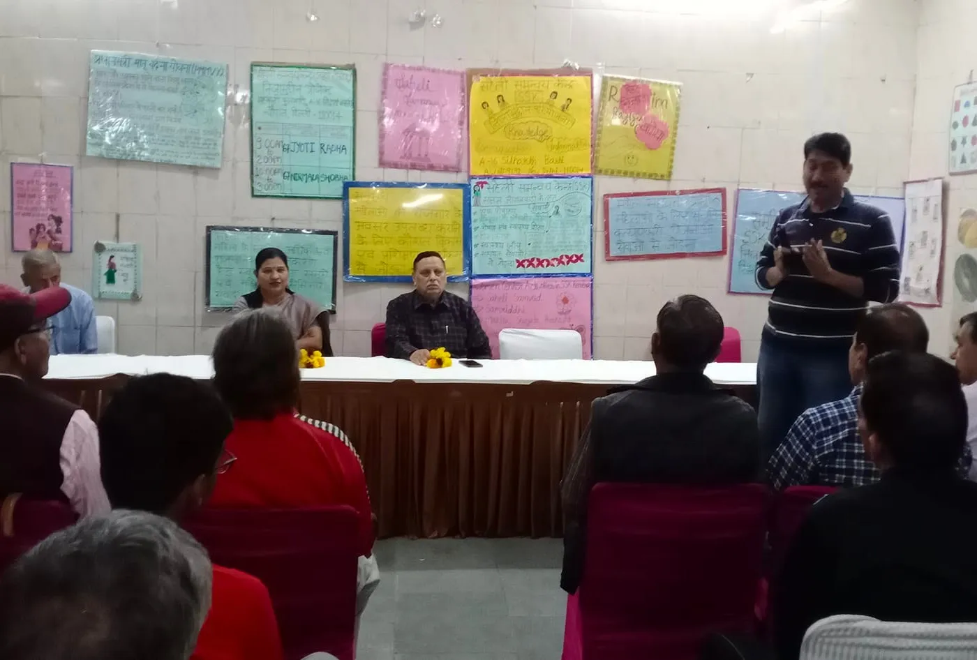 वार्ड 143 की एक धर्मशाला में चुनावी बैठक — तस्वीर 5 में से 8