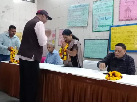 वार्ड 143 की एक धर्मशाला में चुनावी बैठक — 6
