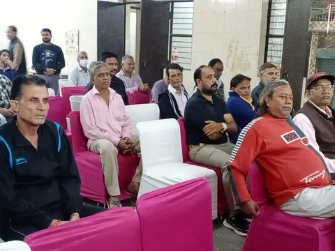 वार्ड 143 की एक धर्मशाला में चुनावी बैठक — 7